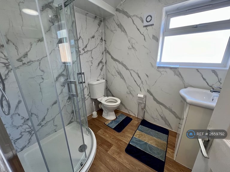 6 bedroom house in Radford Road, Leamington Spa, CV31 (6 bed) (#2659792)