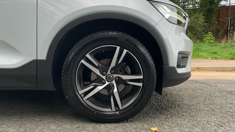 2020 Volvo XC40 R-Design, T3 automatic Estate Petrol Automatic