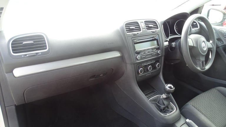 VOLKSWAGEN GOLF 1.4 Twist hatch petrol Silver Manual Petrol 2011