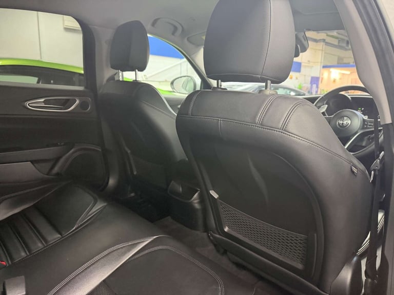 2017 Alfa Romeo Giulia 2.2 JTDM-2 180 Speciale 4dr Auto SALOON DIESEL Automatic