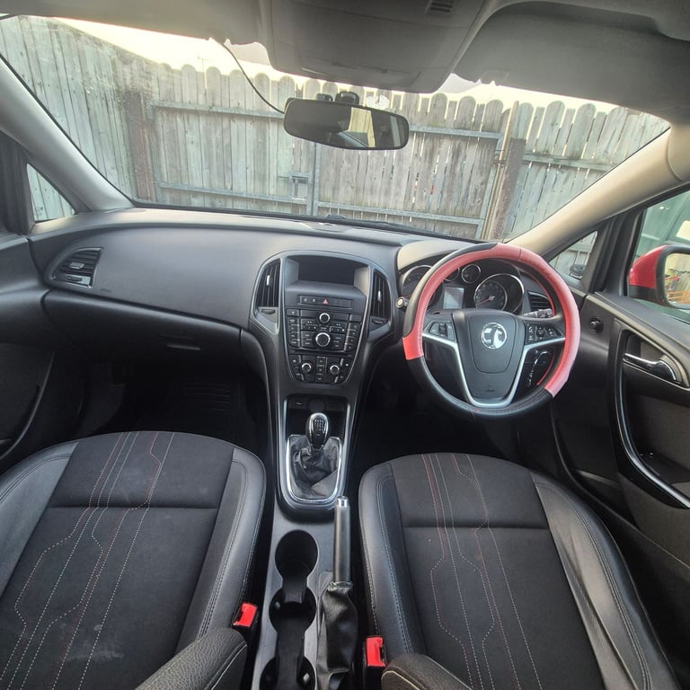 Vauxhall, ASTRA, Hatchback, 2012, Manual, 1686 (cc), 5 doors
