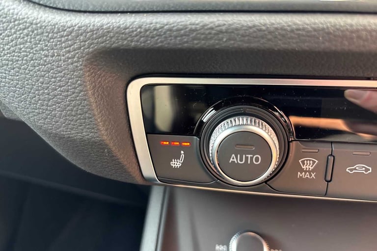 2025 Audi Q3 40 TFSI Quattro S Line 5dr S Tronic [Leather] SUV Petrol Automatic