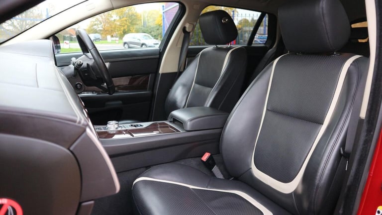JAGUAR XF 2.2d Portfolio Sportbrake Auto Euro 5 (s/s) 5dr 2015