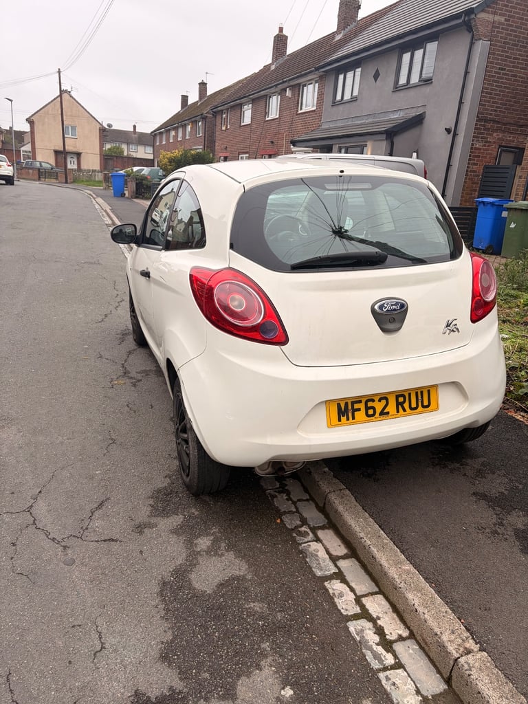 Ford, KA, Hatchback, 2012, Manual, 1242 (cc), 3 doors