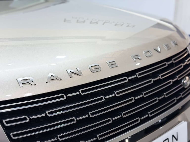 2022 Land Rover Range Rover 3.0 P440e 38.2kWh SE SUV 5dr Petrol Plug-in Hybrid Auto 4WD Euro 6 (s...