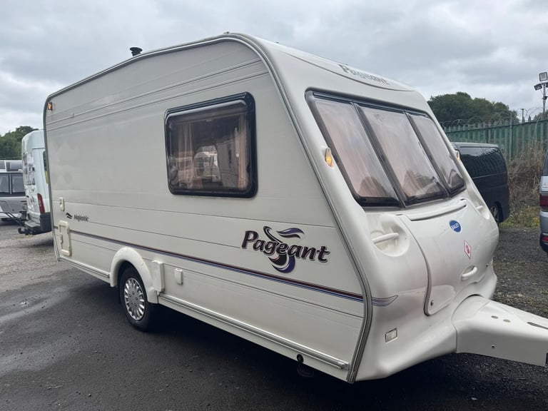 ⭐️ 2004 BAILEY PAGEANT MAJESTIC ⭐️ 2 BERTH TOURING CARAVAN ⭐️