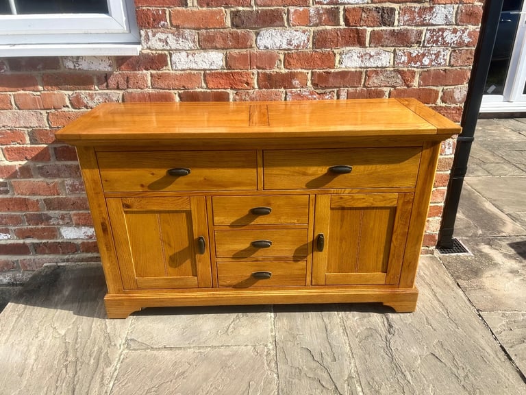 Large Rustic Solid Oak Sideboard - Excellent Condition 