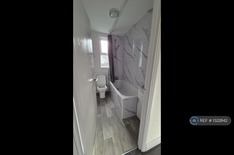 2 bedroom flat in Castleton Rd, Walthamstow, E17 (2 bed) (#1322842)