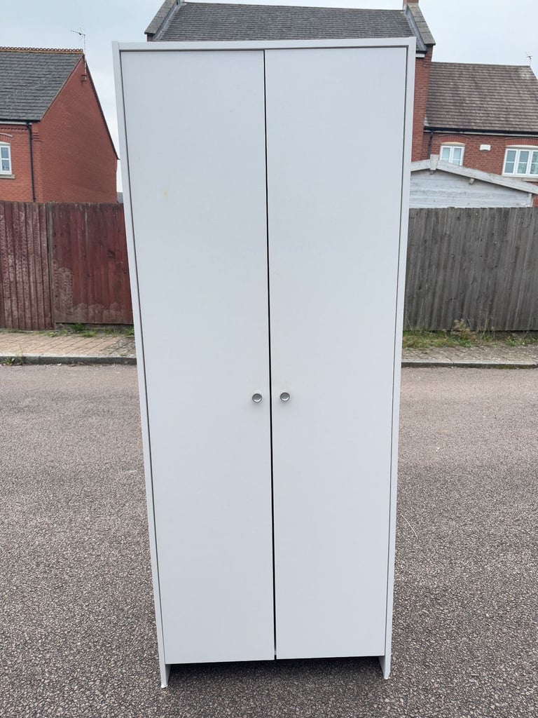Wardrobe for £95(we can deliver)