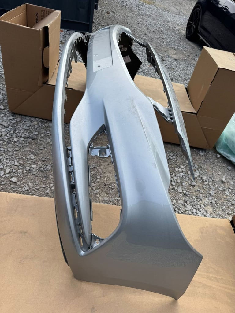 Astra front bumper in silver pn 822721415