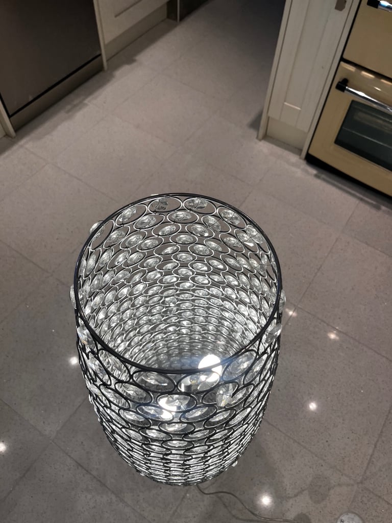 New large free standing light worth £95