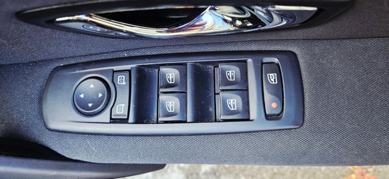 Renault, MEGANE, Hatchback, 2013, Manual, 1598 (cc), 5 doors