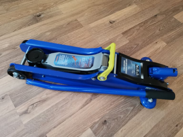 Hydraulic Trolley Jack 2 Ton. Low profile. High Quality same as Sealey RRP£90. New.