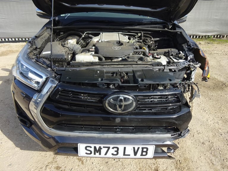 2024 73 REG TOYOTA HILUX INVINCIBLE D-4D 4WD DIESEL AUTO DAMAGED SALVAGE