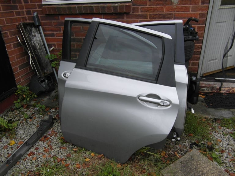 Nissan Note 2014 Doors all 4 available paint code YKO silver