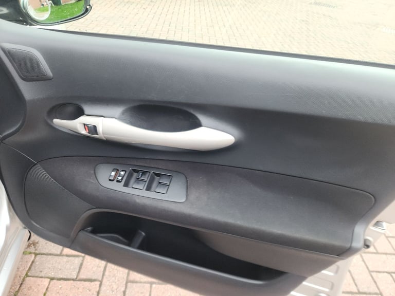 TOYOTA AURIS AUTOMATIC 1.6LTR PETROL ULEZ COMPLY BARGAIN PRICE 