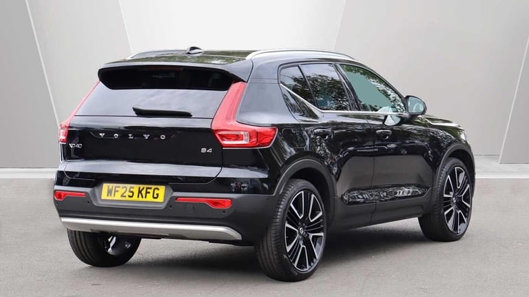  Volvo XC40 B4 (P) Ultra Bright (Sunroof, Harman Kardon, 360 Camera) Petrol/Electric Hybrid Autom...