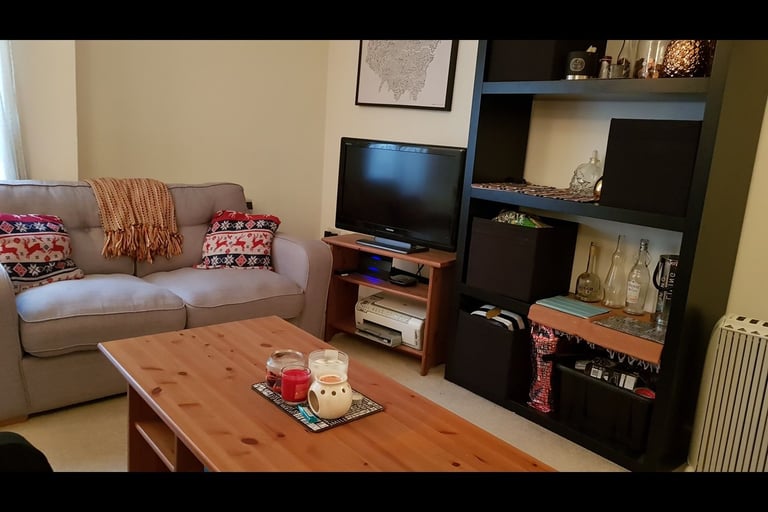 Immaculate ground floor fully-furnished apartment in Victoria Park, Manchester