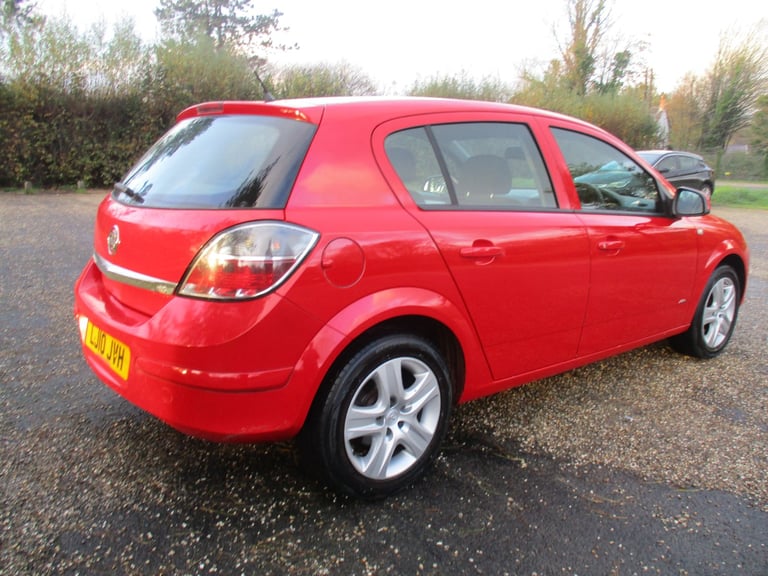 VAUXHALL ASTRA 1.6 PETROL 5 DOOR. 12 MONTHS MOT. RECENT SERVICE. TIMING BELT DONE.