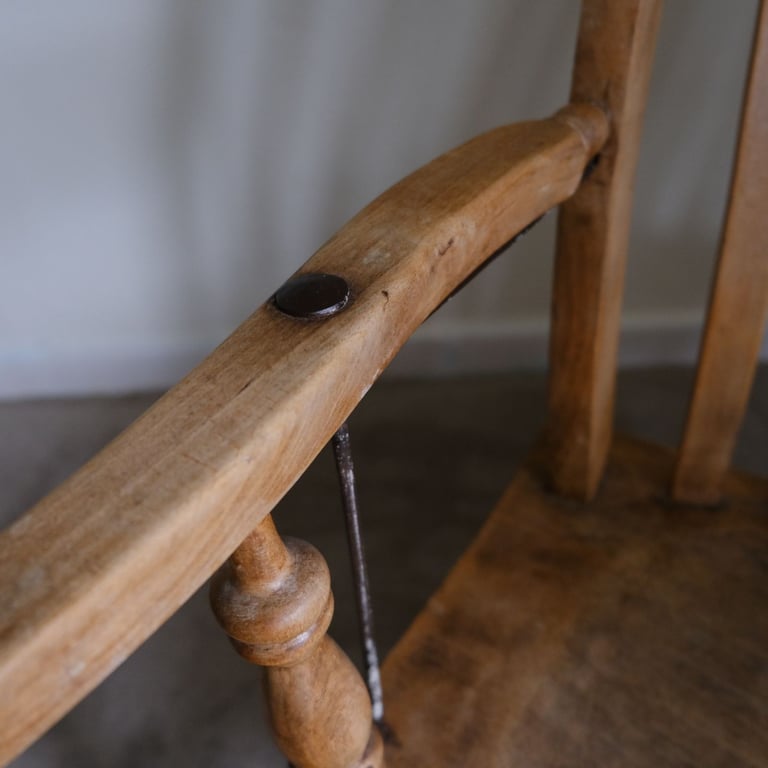 Authentic UK Country Adult Victorian Rocking Chair (c. 1870-1900)