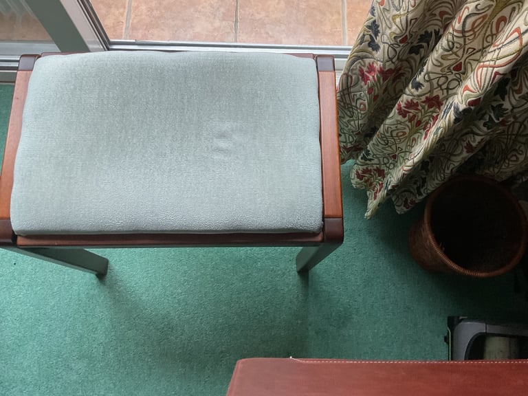 piano stool