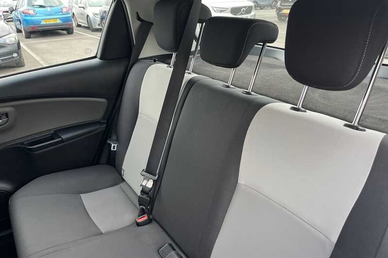 2019 Toyota Yaris 1.5 VVT-i Icon Hatchback 5dr Petrol CVT Euro 6 (111 ps) Hatchback Petrol Automatic