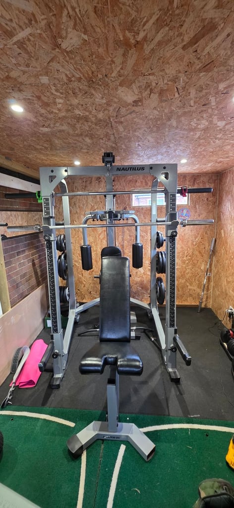 💪 Nautilus Multi Gym / Smith Machine – Full Body Setup