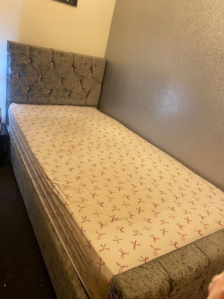 image for Single bed with mattress 