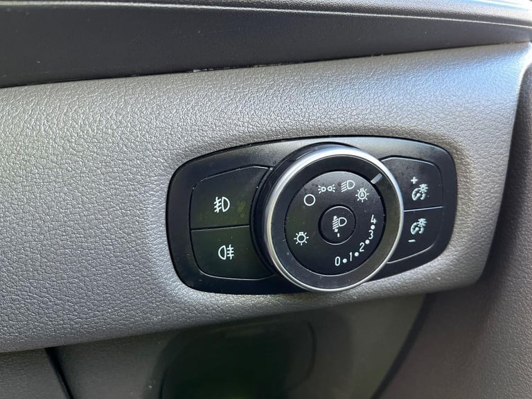 2020 Ford Transit Custom 300L2 Limited Van 2.0l 170ps 6 Speed in Moondust Silver