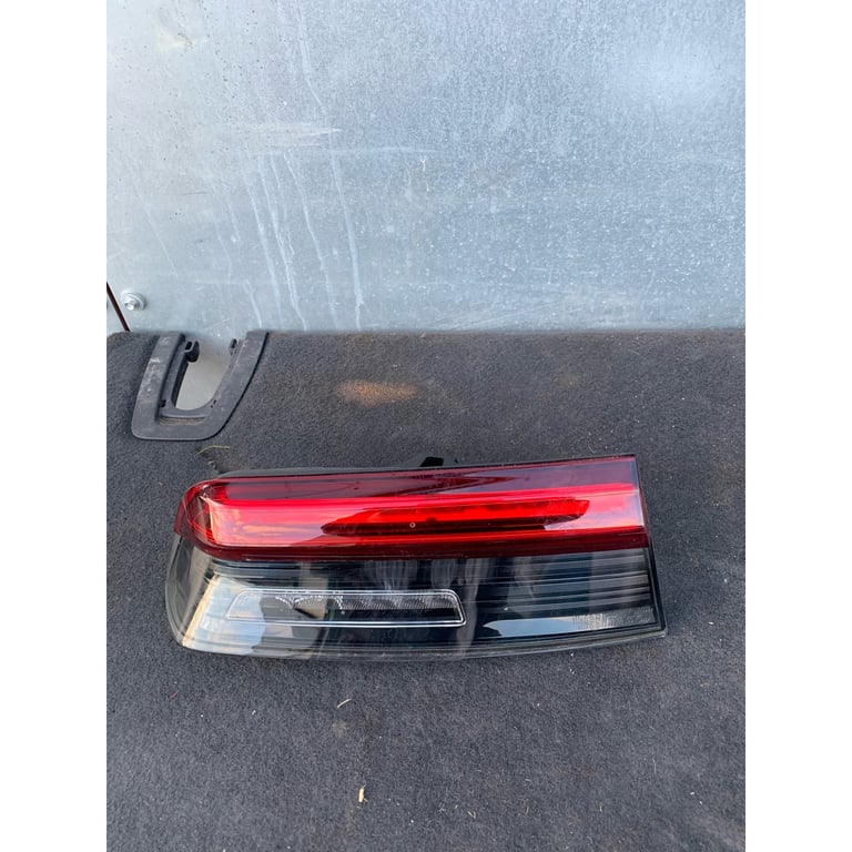 BMW 3 SERIES G20 PASSENGER SIDE REAR BOOT LID  LIGHT CLUSTER 