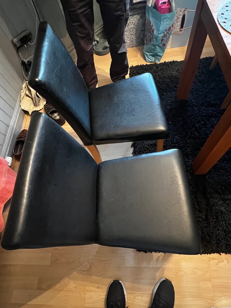 Dining table with 6 faux leather chairs