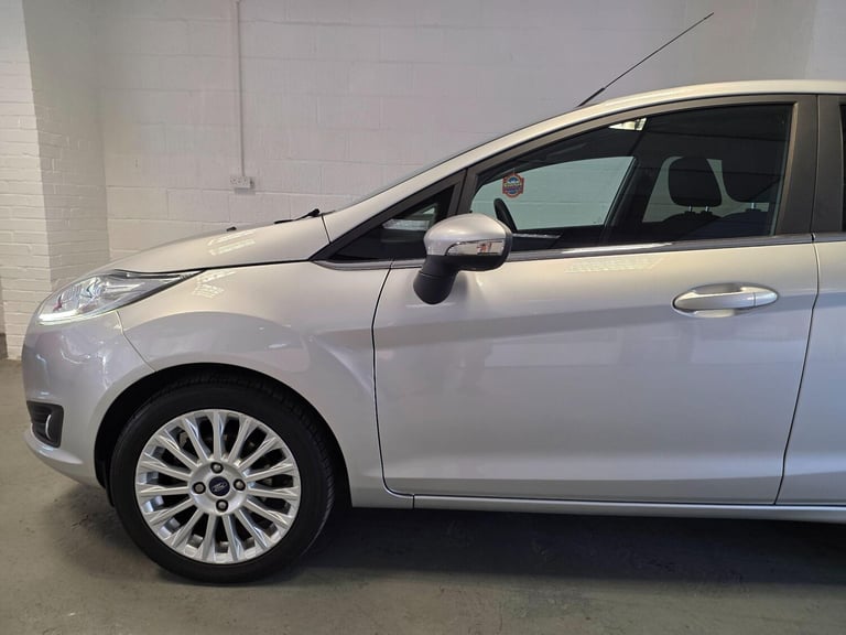  Ford Fiesta 1.6 Titanium Powershift Euro 5 5dr Petrol Automatic