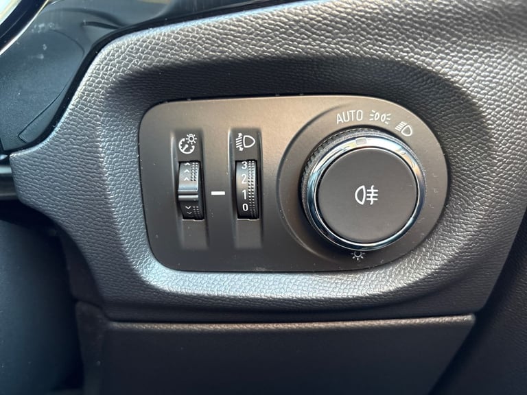 2022 Vauxhall Corsa Corsa 1.2T SE 5dr Hatchback Petrol Manual