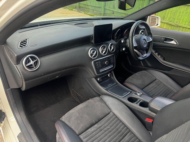 2017 Mercedes-Benz A-Class 1.6 A180 AMG Line (Premium) 7G-DCT Euro 6 (s/s) 5dr HATCHBACK Petrol A...