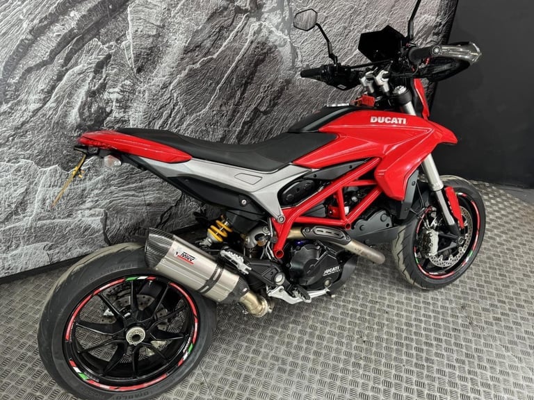 DUCATI HYPERMOTARD 821 2015