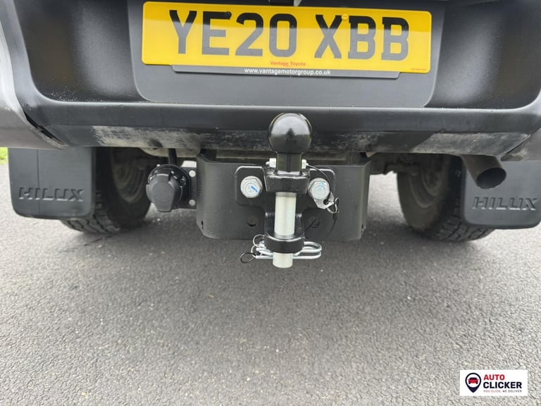 2020 Toyota Hilux 2.4 D-4D Active Pickup Extended Cab 4dr Diesel Manual 4WD Euro 6 (3.5t) (15 Pic...
