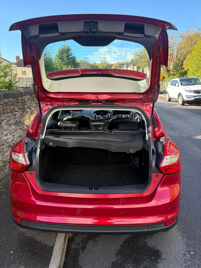 Ford, FOCUS, Hatchback, 2014, Manual, 1560 (cc), 5 doors