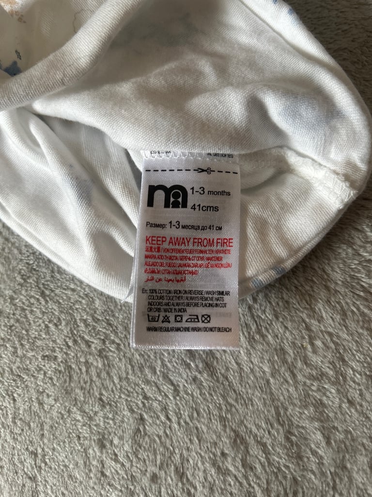 4 Baby Hats (Newborn & 1–3 Months) 