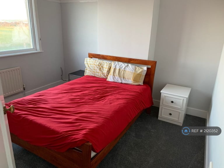 3 bedroom house in Brighton Road, Lancing/ Shoreham, BN15 (3 bed) (#2120352)