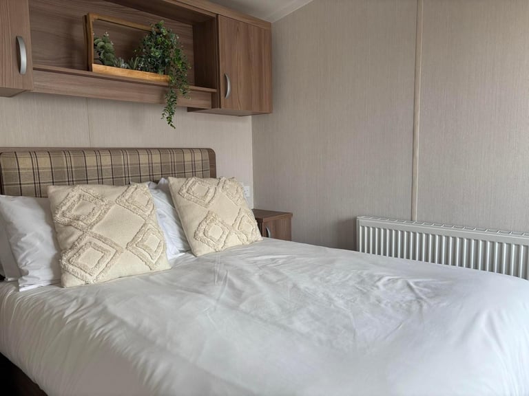 CHEAP STATIC CARAVAN FOR SALE AT BROADLAND SANDS - 11.5 MONTH OWNER SEASON!
