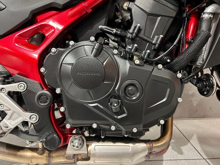 74/2025 Honda CB750 Hornet - ONLY 749 MILES!!