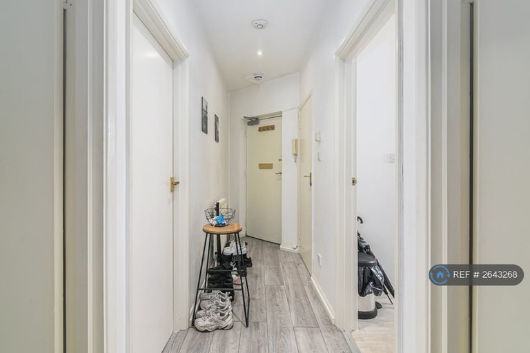 2 bedroom flat in Sidmouth Road, London, NW2 (2 bed) (#2643268)