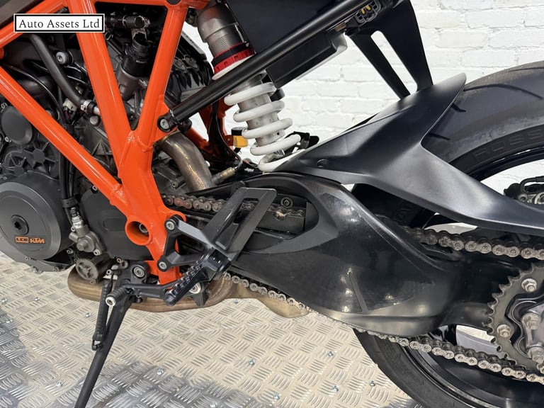2016 KTM 1290 Super Duke R 1290 Naked Petrol Manual (172 ps) Naked Petrol Manual