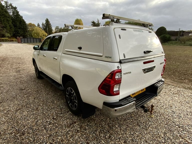 2021 Toyota Hilux 2.4 D-4D Invincible Pickup Double Cab 4dr Diesel Manual 4WD Euro 6 (s/s) (1 PIC...