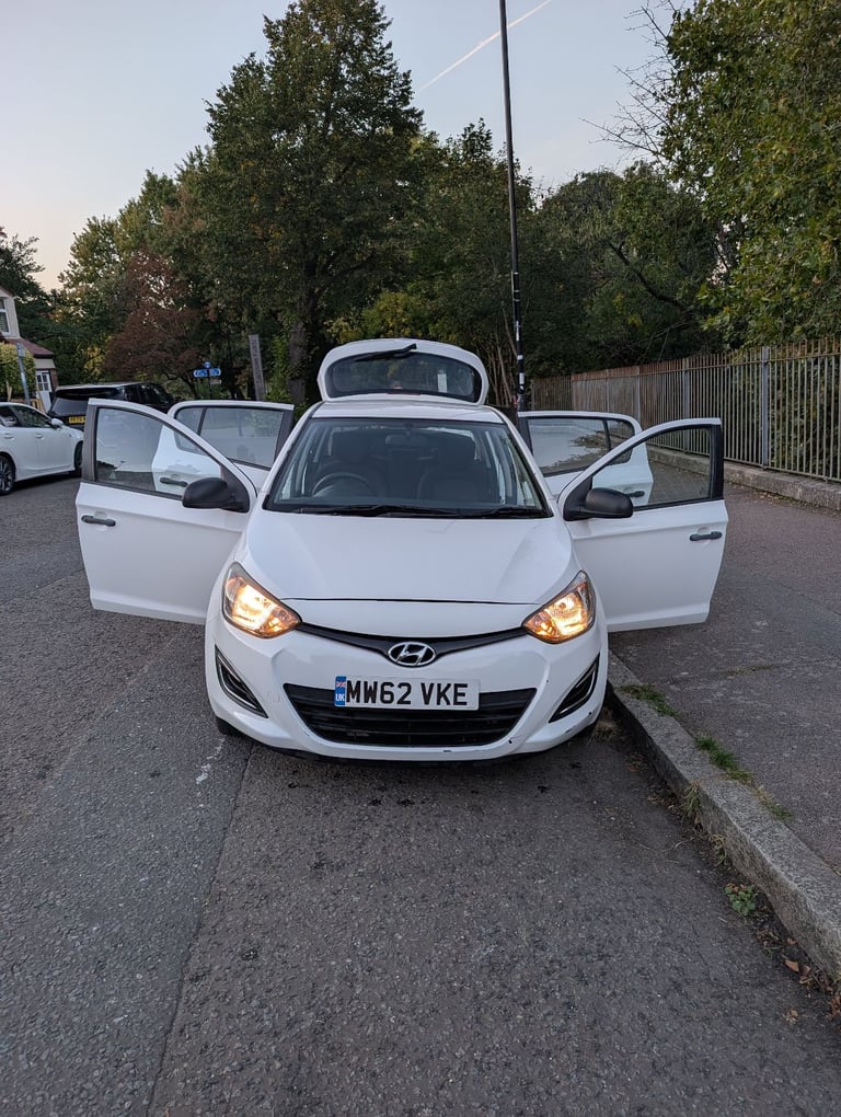 Hyundai, I20, Hatchback, 2013, Manual, 1248 (cc), 5 doors
