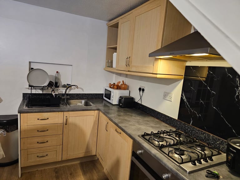 Furnished Single Room + Private Office | £750pcm (All Bills Included) | OX4 Area