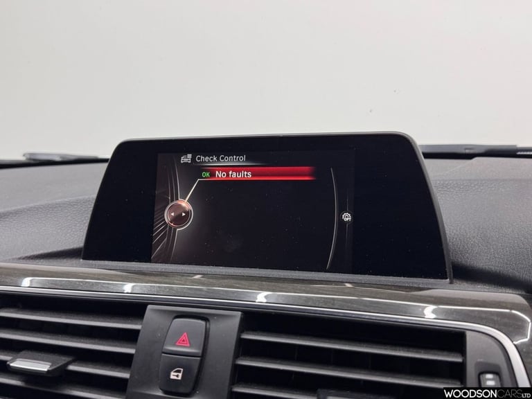 2016 BMW 3 Series 2.0 320i Luxury Saloon 4dr Petrol Auto xDrive Euro 6 (s/s) (184 ps) Saloon Petr...