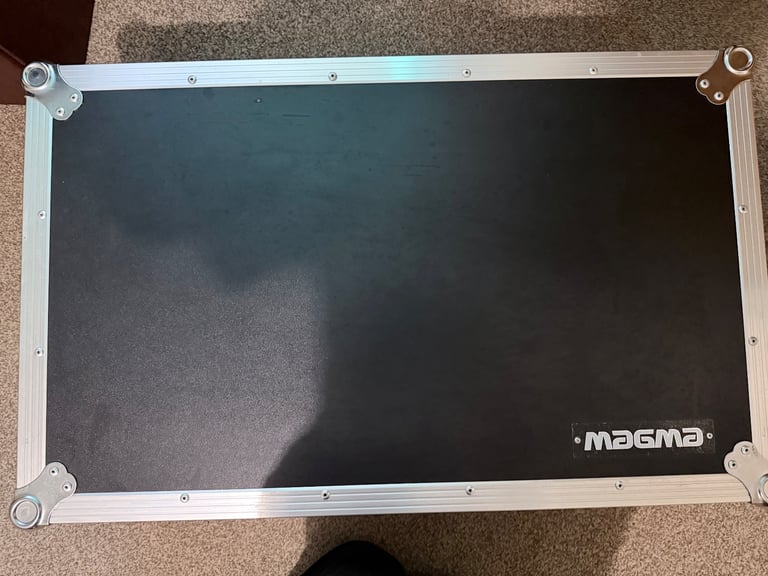 Pioneer DDJ1000 Rekordbox DJ Controller and Magma Flight Case with Laptop Stand
