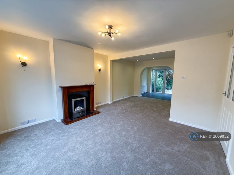 3 bedroom house in Bankside Road, Manchester, M20 (3 bed) (#2669832)