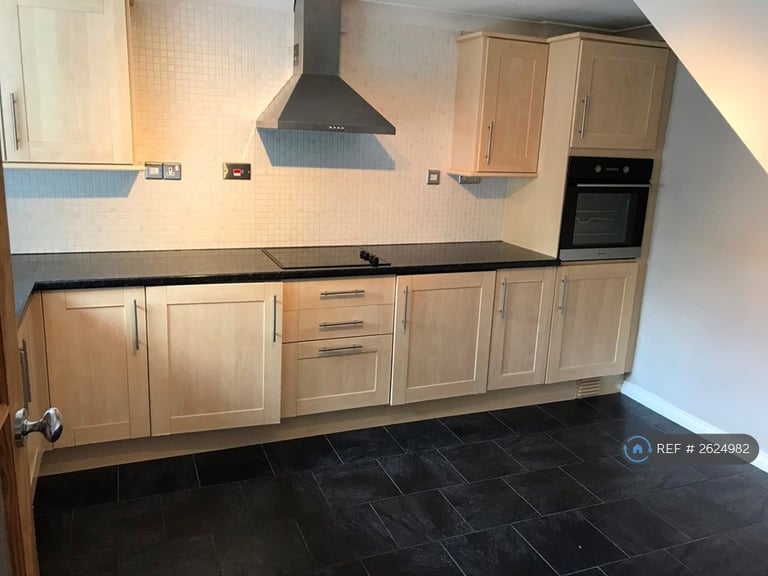 3 bedroom house in Launcelot Close, Andover, SP10 (3 bed) (#2624982)